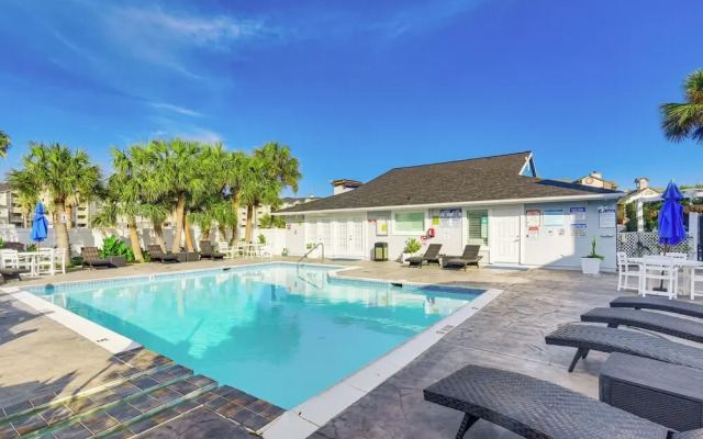 Balcony & Community Pool Deck: Condo in Galveston
