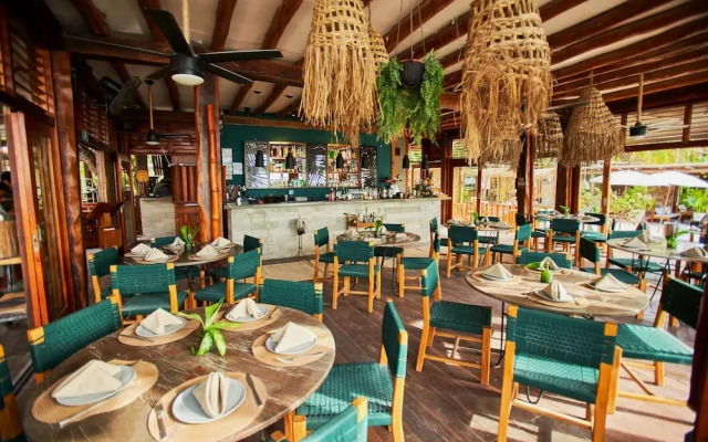 Hotel Villas Caracol