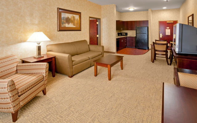 Holiday Inn Express & Suites Bethlehem Arpt-Allentown Area