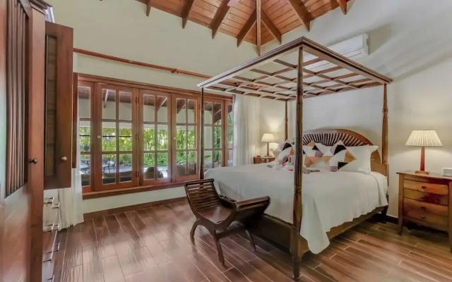 Beautiful Villa with Pool Gym and Maid