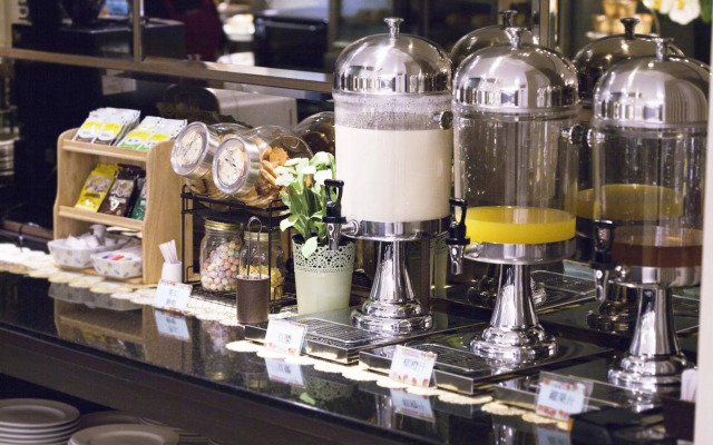 Just Enjoy Business Hotel