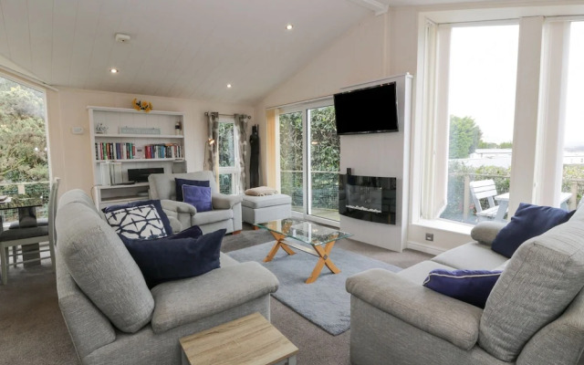 Oyster Bay Lodge
