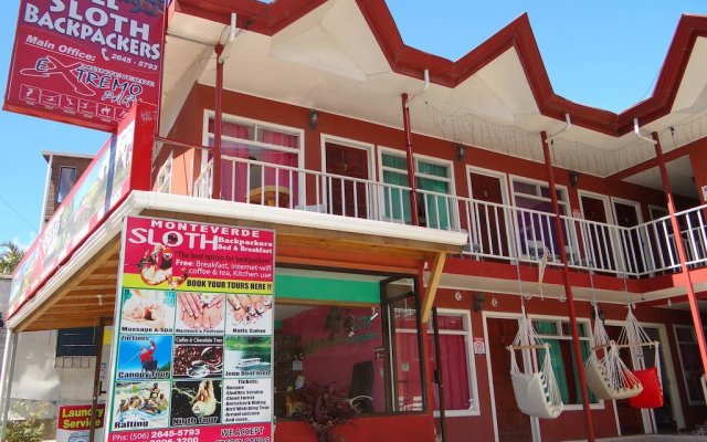 Hotel Sloth Backpackers