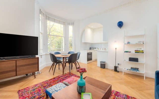 Beautiful Hampstead Home RH6