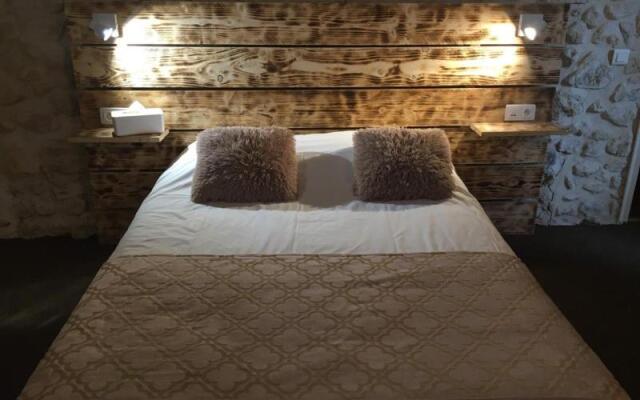 Logis Hotel Le Mas De Lily-Rose