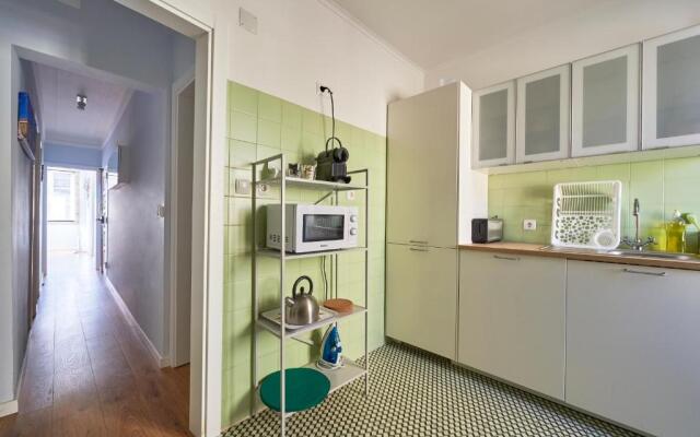 Elegant Riverview Apartment in Historical Lisbon