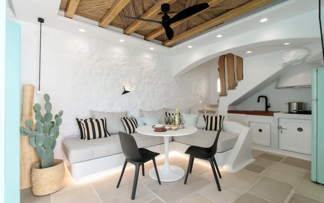 Majo Suites Hotel