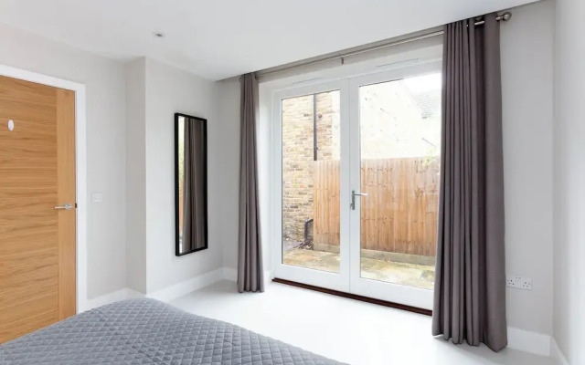 Fabulous Central Windsor Town House