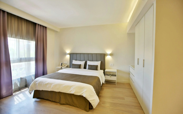 ALQasr Metropole Hotel