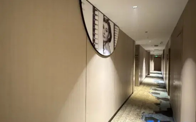 Yangzi Grey Whale Smart Hotel (Jiangyou Huopao Street)