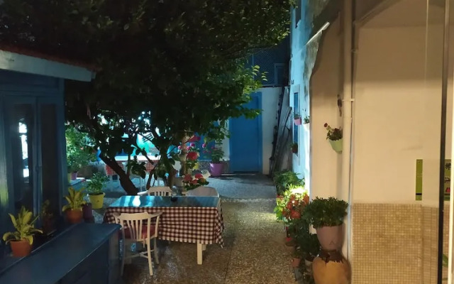 Queen Nano Hotel