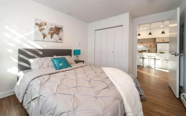 Stylish Close to D/T FREE parking King Bed 2bed