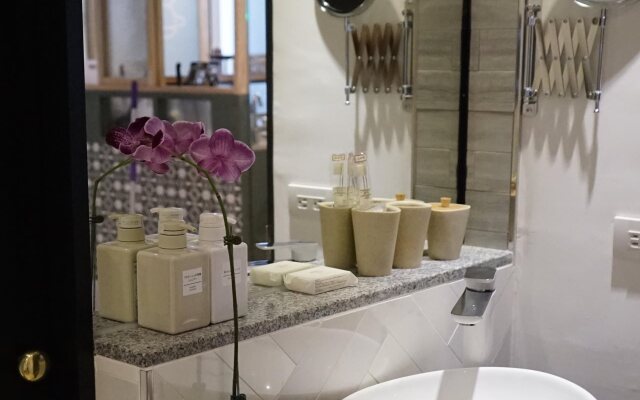 Nihao Cafe Hotel