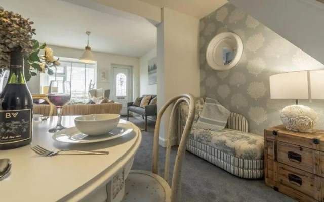 No33 Seagull Cottage