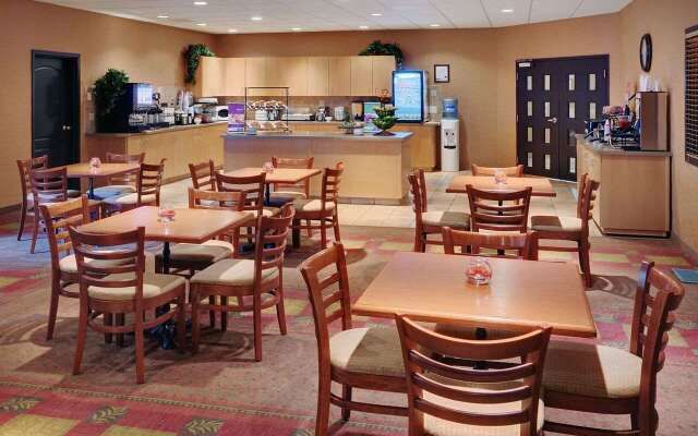 Pomeroy Inn and Suites Chetwynd