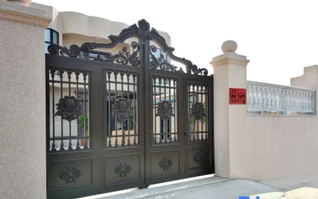 Huali Hotel