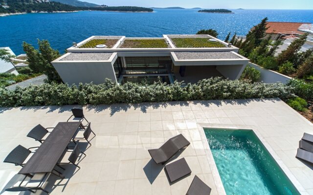 Golden Rays Luxury Villas