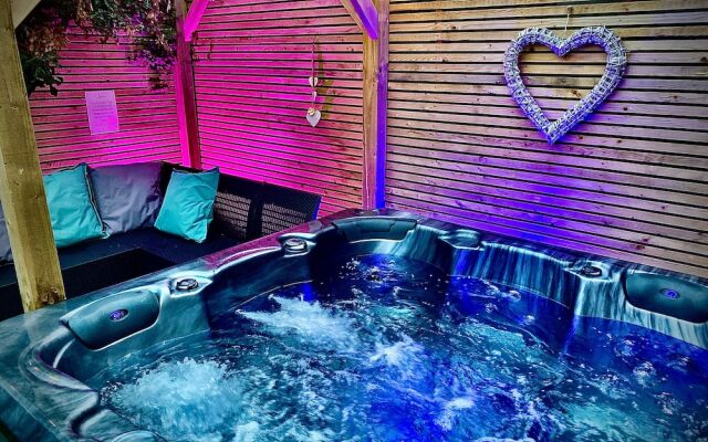 Clifton Stylish Hot Tub House in Blackpool