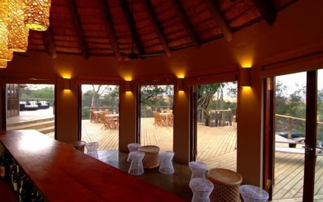 Nambiti Plains Private Game Lodge