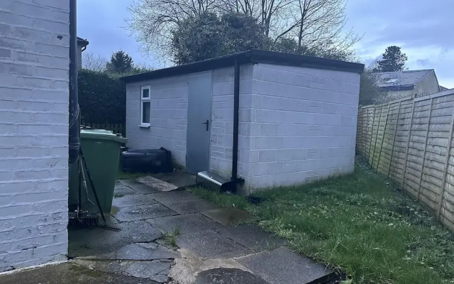 Beautiful 1-bed House in Bradford