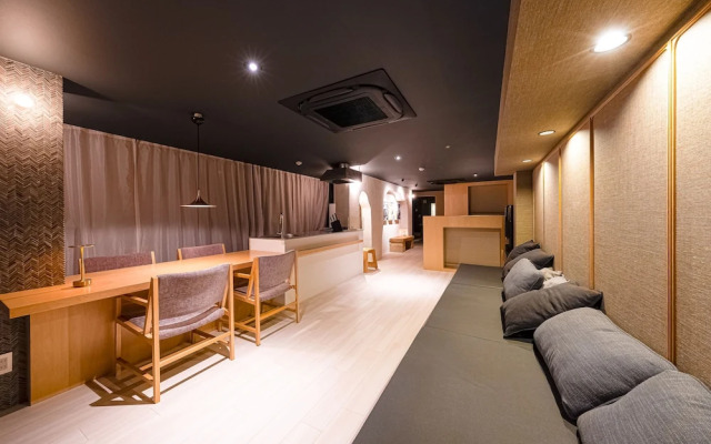 Aet Hotel