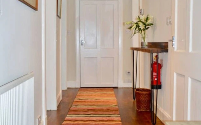 New Town Apartment Close to City Centre