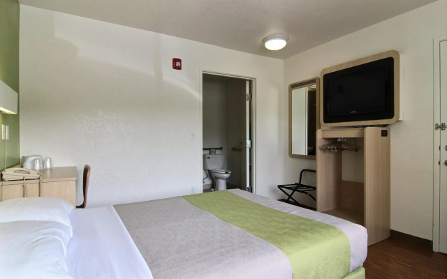Motel 6 Albuquerque, NM - Midtown