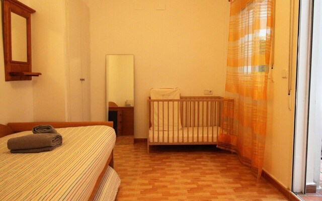 Apartamento con terraza al lado de la playa
