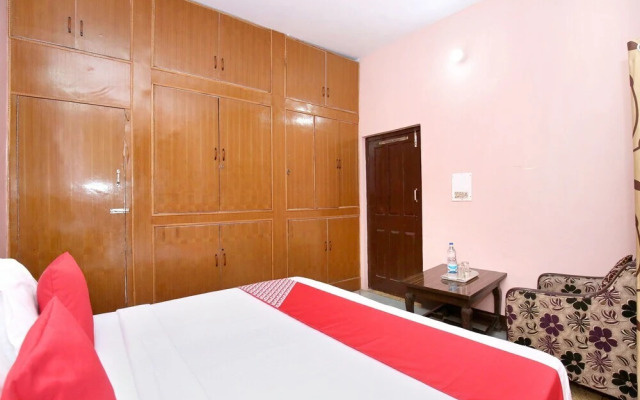 Rajnish by OYO Rooms