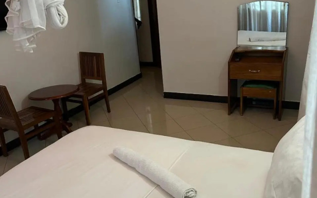 African Flower Hotel