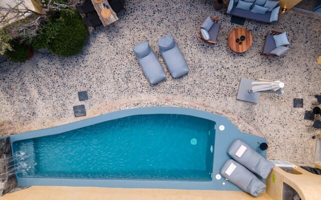 Nido House in Santorini