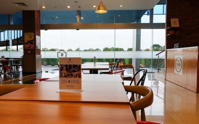 Minimalist Studio Nifarro Park Apartment near Kemang