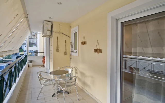 Seaside Apartment in Piraeus