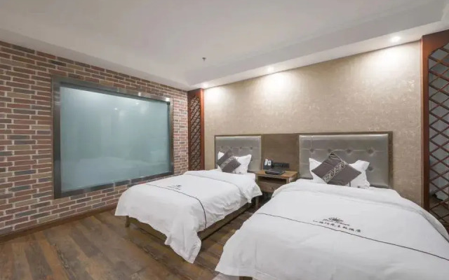 Sunshine Hotel 1st Road (Altay Emerald Bay)