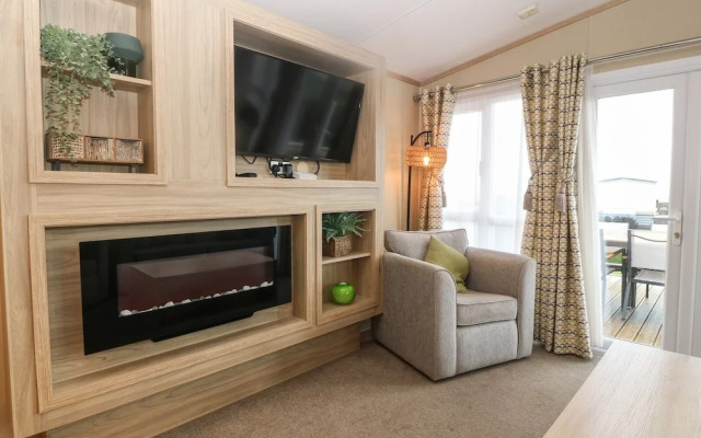 Seafront Holiday Home 2