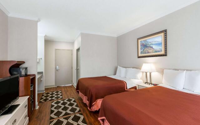 Monarch Valley Inn Marina at Monterey Bay