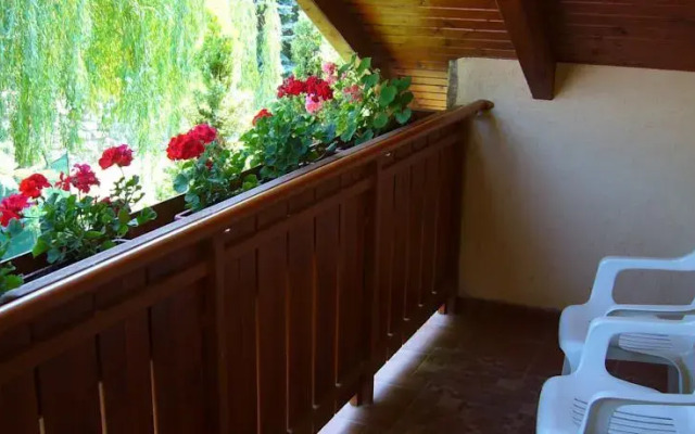 Club Leonardo Étterem És Panzió