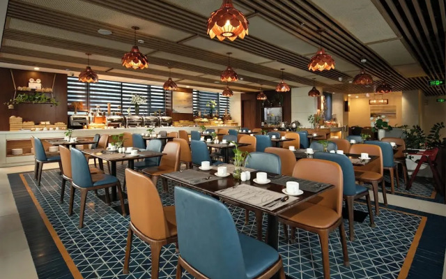 Mangata Beachfront Hotel