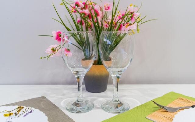 LetoApart on Tamanskaya street 121 building 12