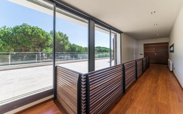 Claudia in L'Escala with 5 bedrooms and 4 bathrooms