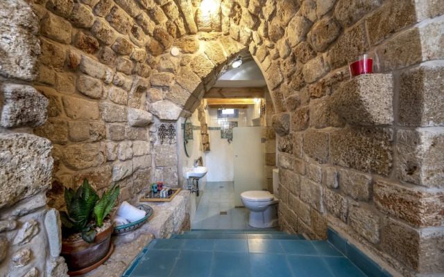 Arabesque Arts & Residency