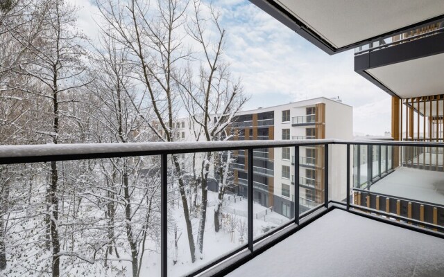 Apartament Otoczony Zielenią by Renters