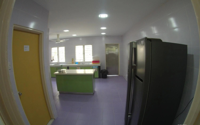 Entire Residential Home•Jia Residences Bkt Serdang沙登温暖的家 - photo 5