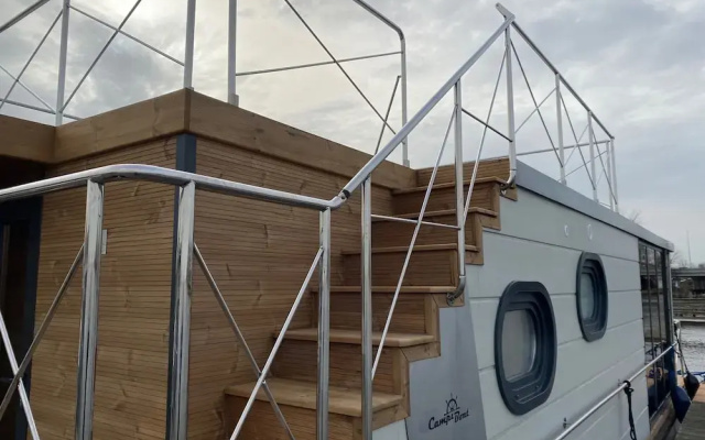 Houseboat at Marina With Lake Views