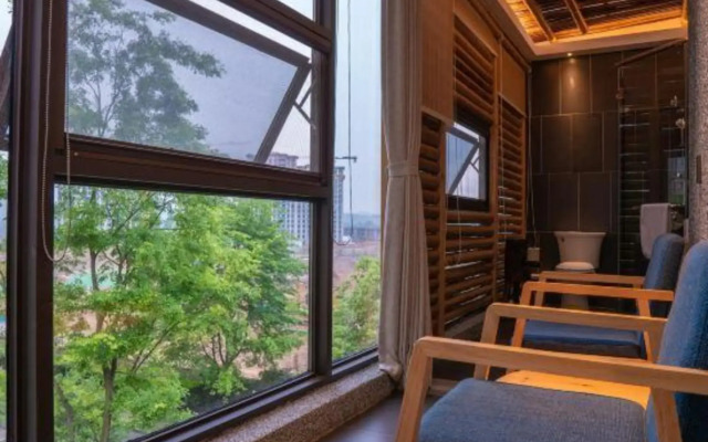 Shifang Qinglv Hotel