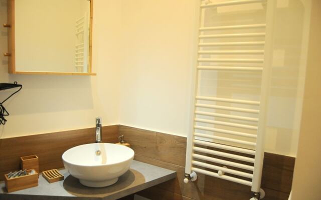 The Corner 180 Suite