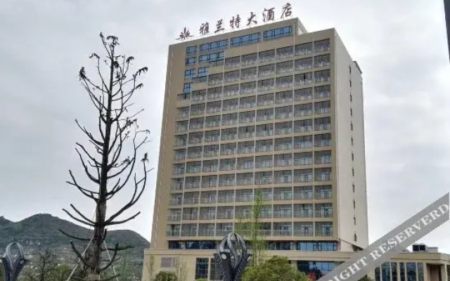 Yalante Hotel