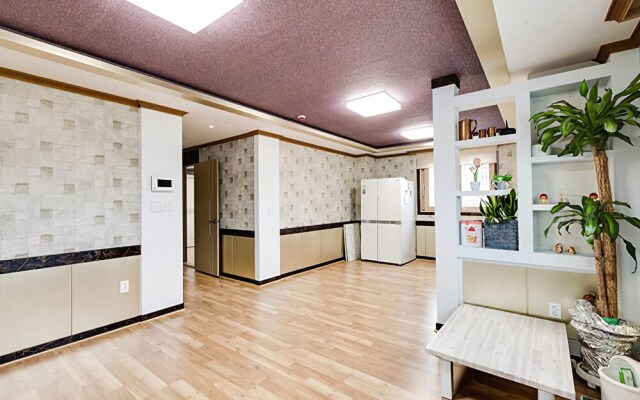 Yeosu Seongsim Pension