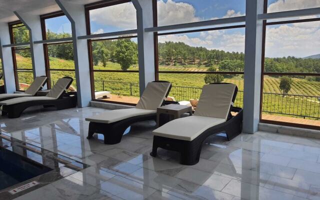 La Vie En Rose Otel by Söğütdağı