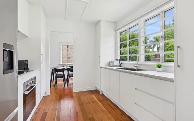 Spacious 3-bed Home in Morningside With Backyard